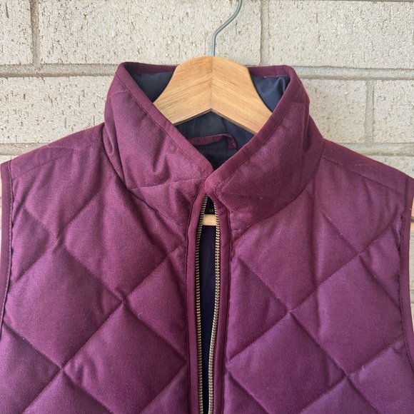 J.Crew Burgundy Quilted Excursion Vest XS, Gold Accent Classic Holiday Layer - Picture 2 of 8